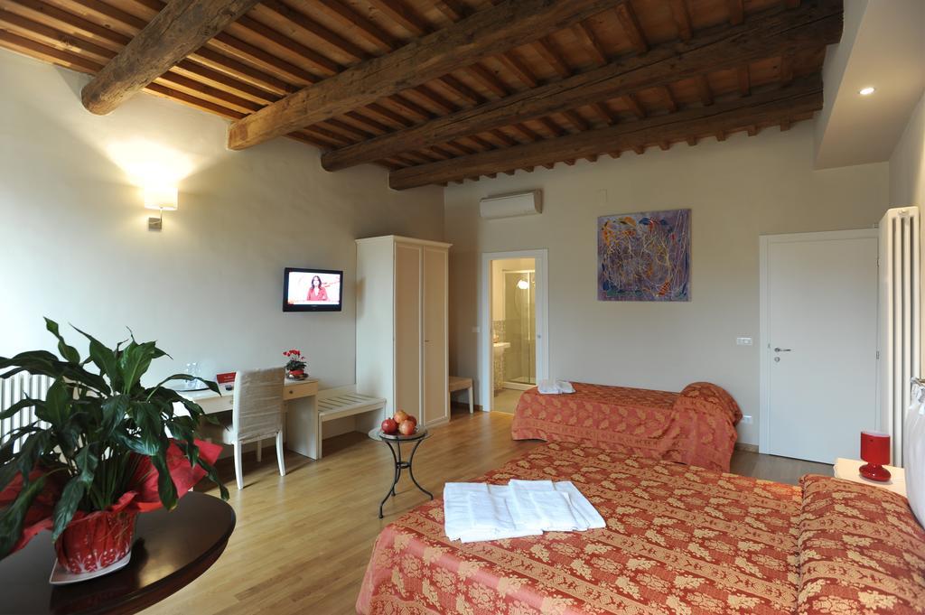 Honey Rooms Ferrara Room photo
