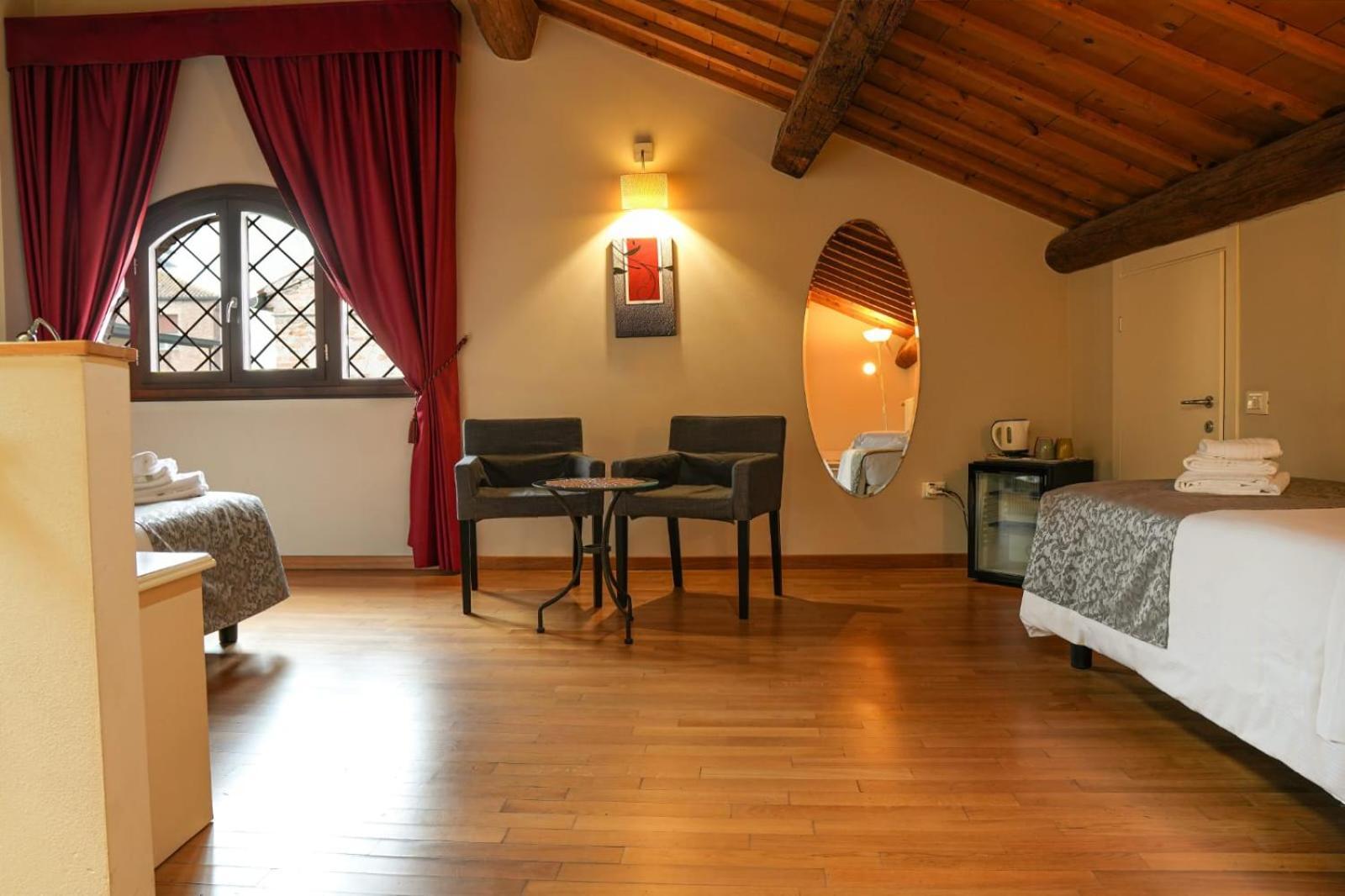Honey Rooms Ferrara Exterior photo