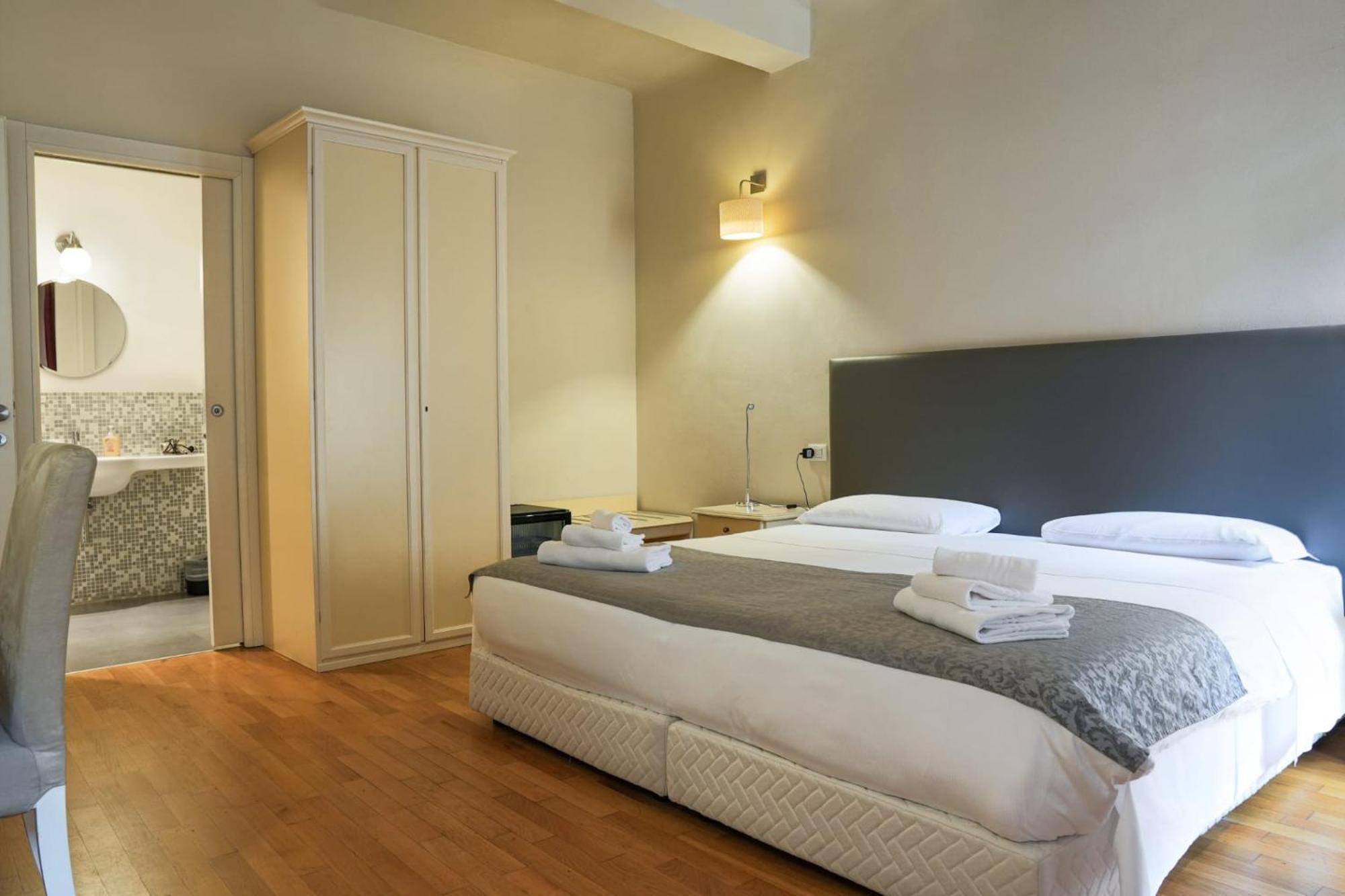 Honey Rooms Ferrara Exterior photo